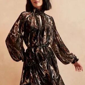 Banana Republic Chocolate Swirl
Dress with Tie Waist